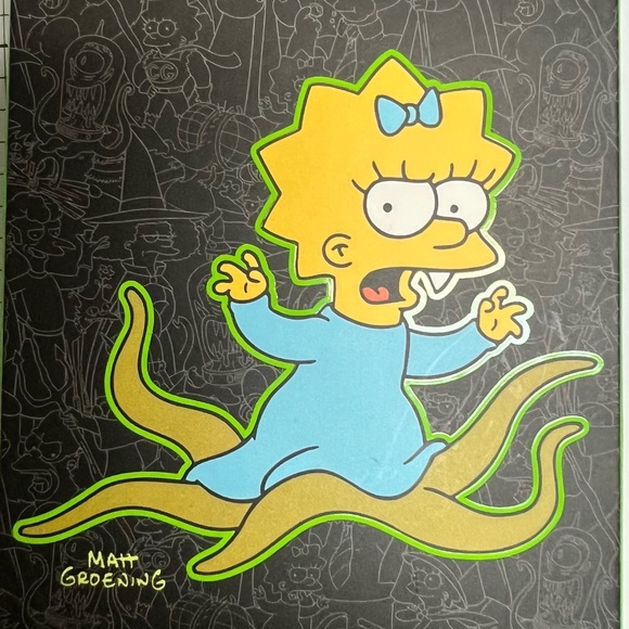 The Simpsons Makeup Revolution mini shadow Palette “Alien Maggie” - Picture 5 of 5